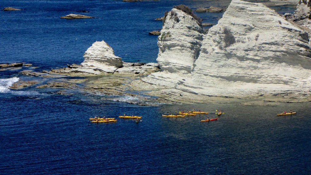 Kayaking around Kaikoura Peninsula